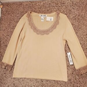 Sara & Lily crochet tan stretch blouse Med